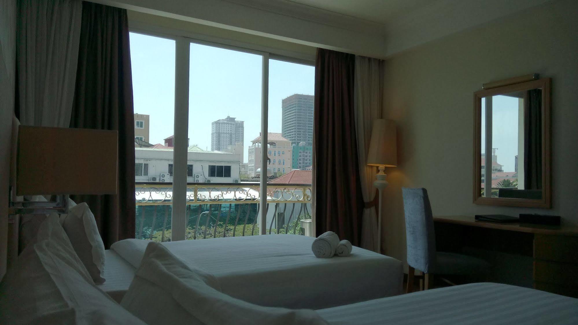 Discovery Hotel Phnom Penh Exterior foto